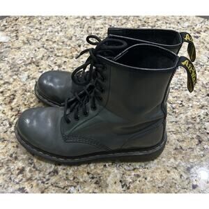 Doc Martens 1460 Women’s Size 8 Grey Lace Up Smooth Leather Combat Boots
